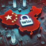 中国の国旗とYouTubeのロゴが交差するイメージ、YouTubeの利用制限を象徴